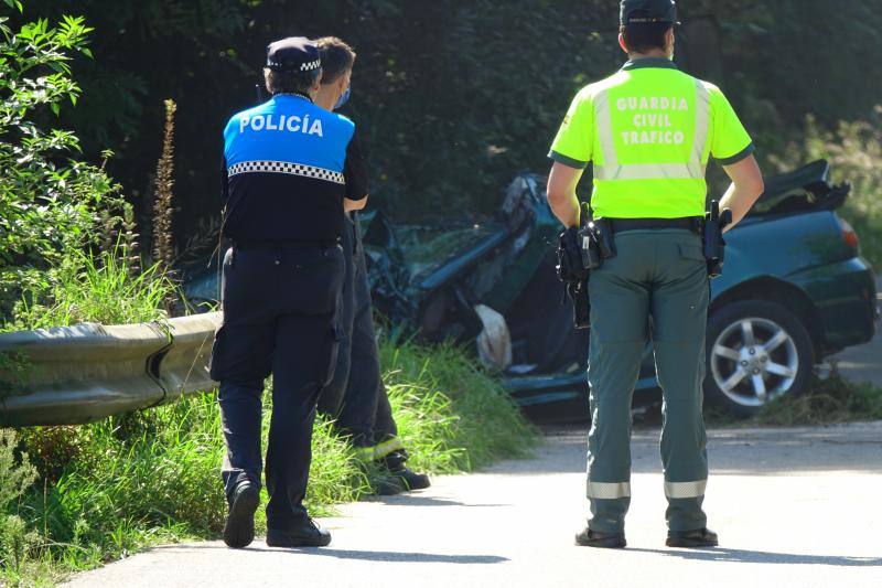 Una persona ha fallecido y cuatro han resultado heridas, dos de ellas de carácter grave, en un choque frontal entre Posada y Balmori, en Llanes. 