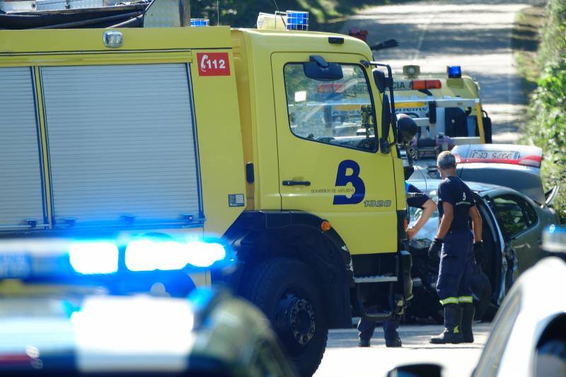 Una persona ha fallecido y cuatro han resultado heridas, dos de ellas de carácter grave, en un choque frontal entre Posada y Balmori, en Llanes. 