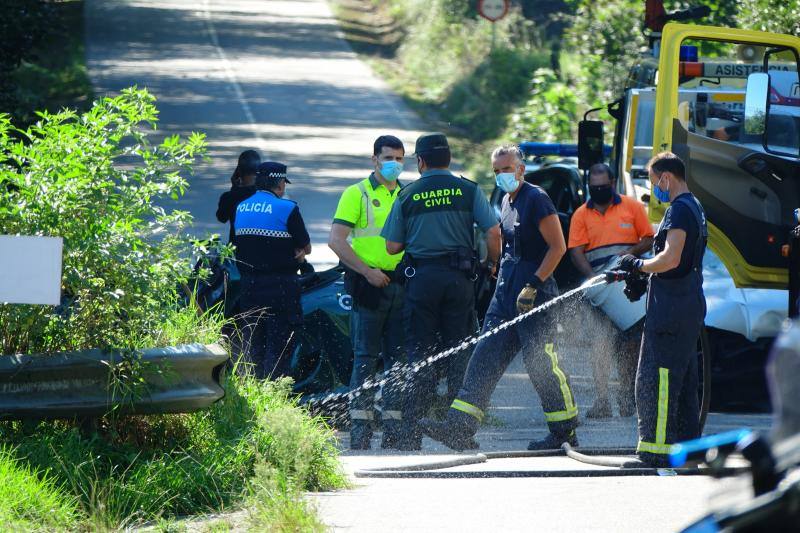 Una persona ha fallecido y cuatro han resultado heridas, dos de ellas de carácter grave, en un choque frontal entre Posada y Balmori, en Llanes. 