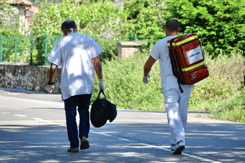 Una persona ha fallecido y cuatro han resultado heridas, dos de ellas de carácter grave, en un choque frontal entre Posada y Balmori, en Llanes. 