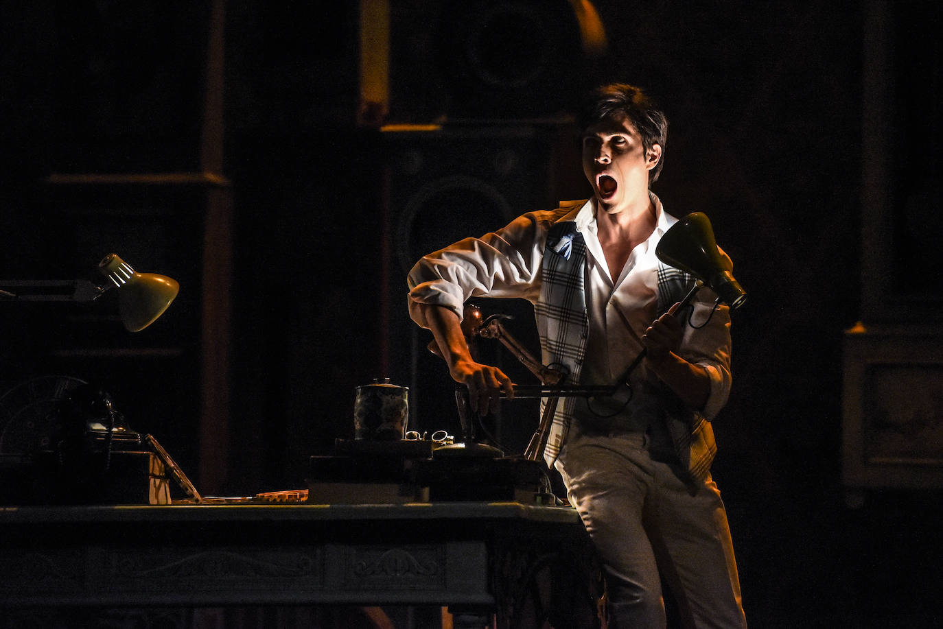 'L'heure espagnole', de Maurice Ravel, y 'Les mamelles de Tirésias', de Francisc Poulenc, abren la 73ª edición de la temporada de ópera de Oviedo en el Teatro Campoamor.