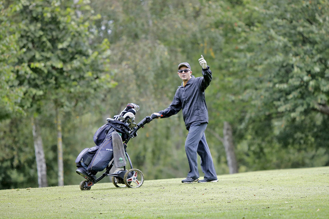 La prueba, organizada por el Patronato Deportivo Municipal de Gijón, reunió este sábado en los greens a más de un centenar de jugadores
