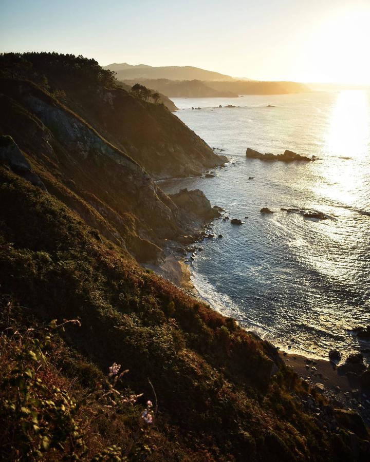 Ocaso desde el Mirador del Espíritu Santo en Muros del Nalón. Foto: Juan Arechaga