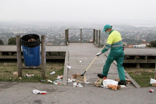 Multas de hasta 900 euros a partir de hoy para los ciudadanos que no separen la basura en Gijón