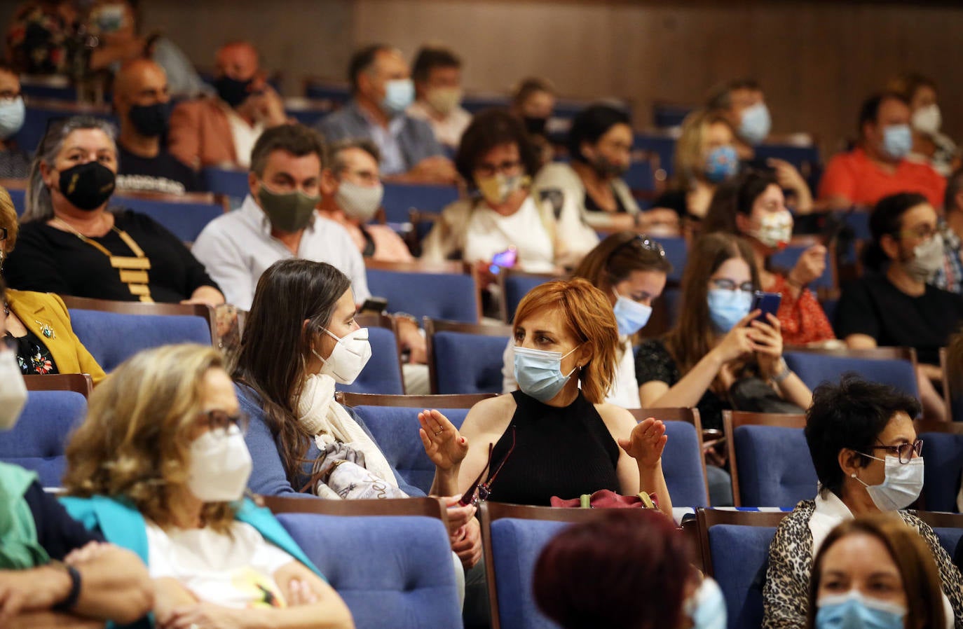 La soprano Beatriz Díaz, la mezzosoprano María José Suárez y el pianista Marcos Suárez actúaron hoy en el Auditorio Príncipe Felipe, en el seno de las fiestas de San Mateo.