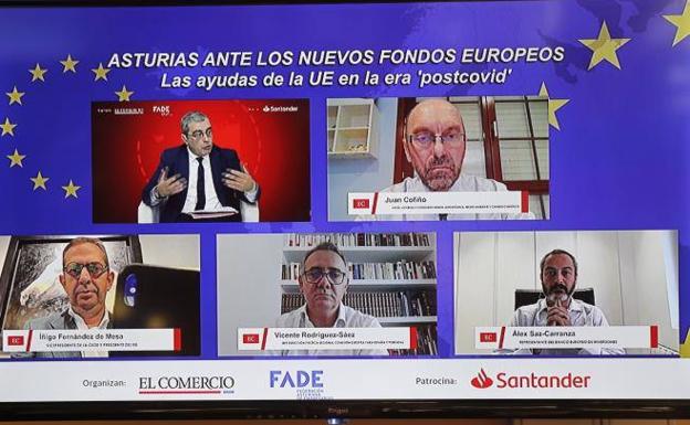 Los participantes en las jornadas organizadas por EL COMERCIO y Fade, con el patrocinio de Banco Santander.