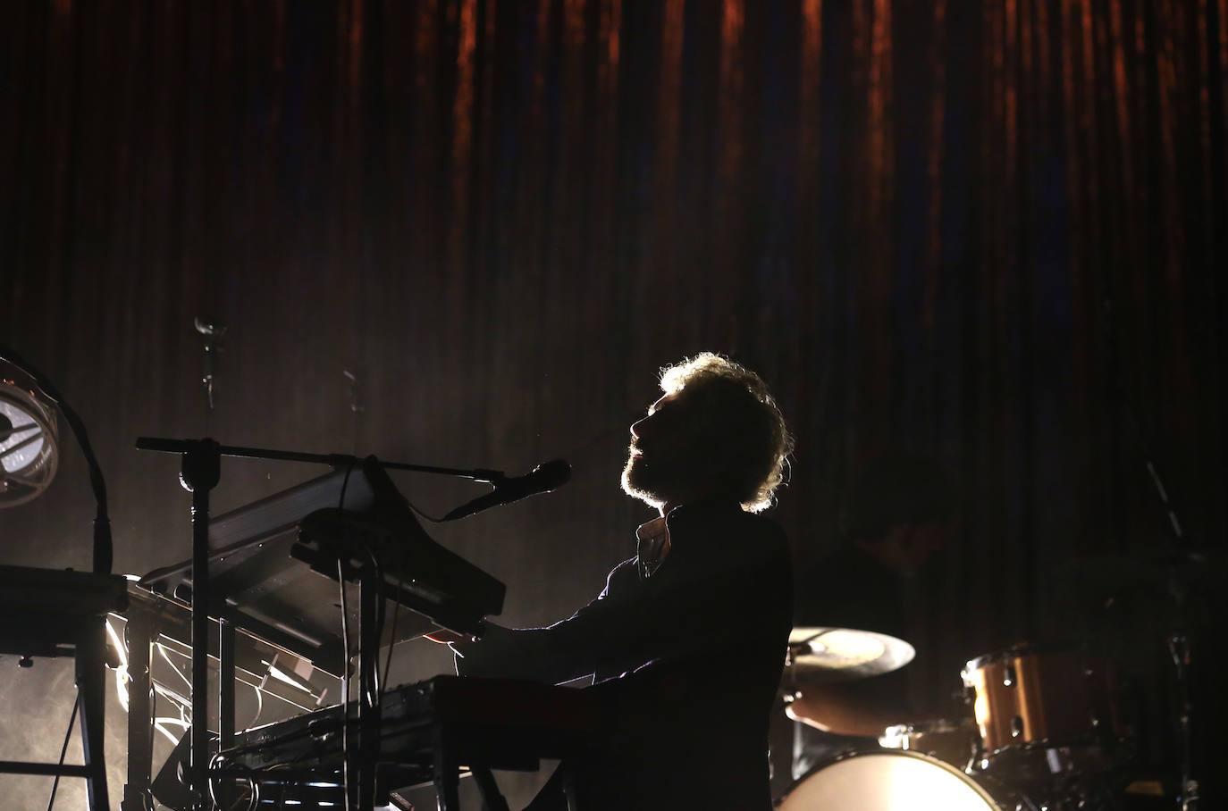 Pequeño Club Imposible y León Benavente fueron los encargados de poner la música este viernes en San Mateo. Este sábado será el turno de Dvicio.