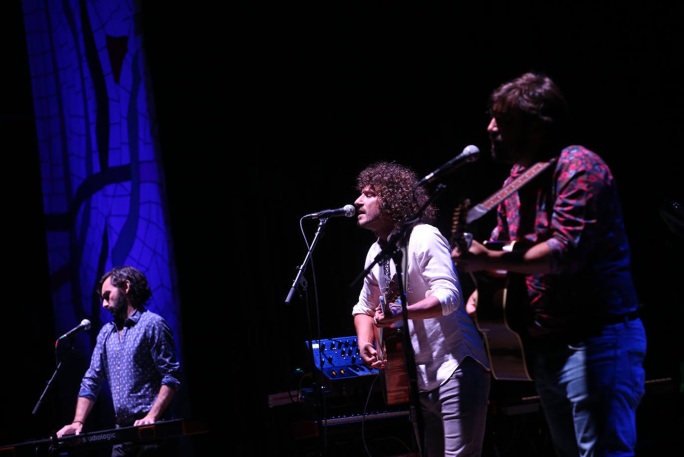 Pequeño Club Imposible y León Benavente fueron los encargados de poner la música este viernes en San Mateo. Este sábado será el turno de Dvicio.