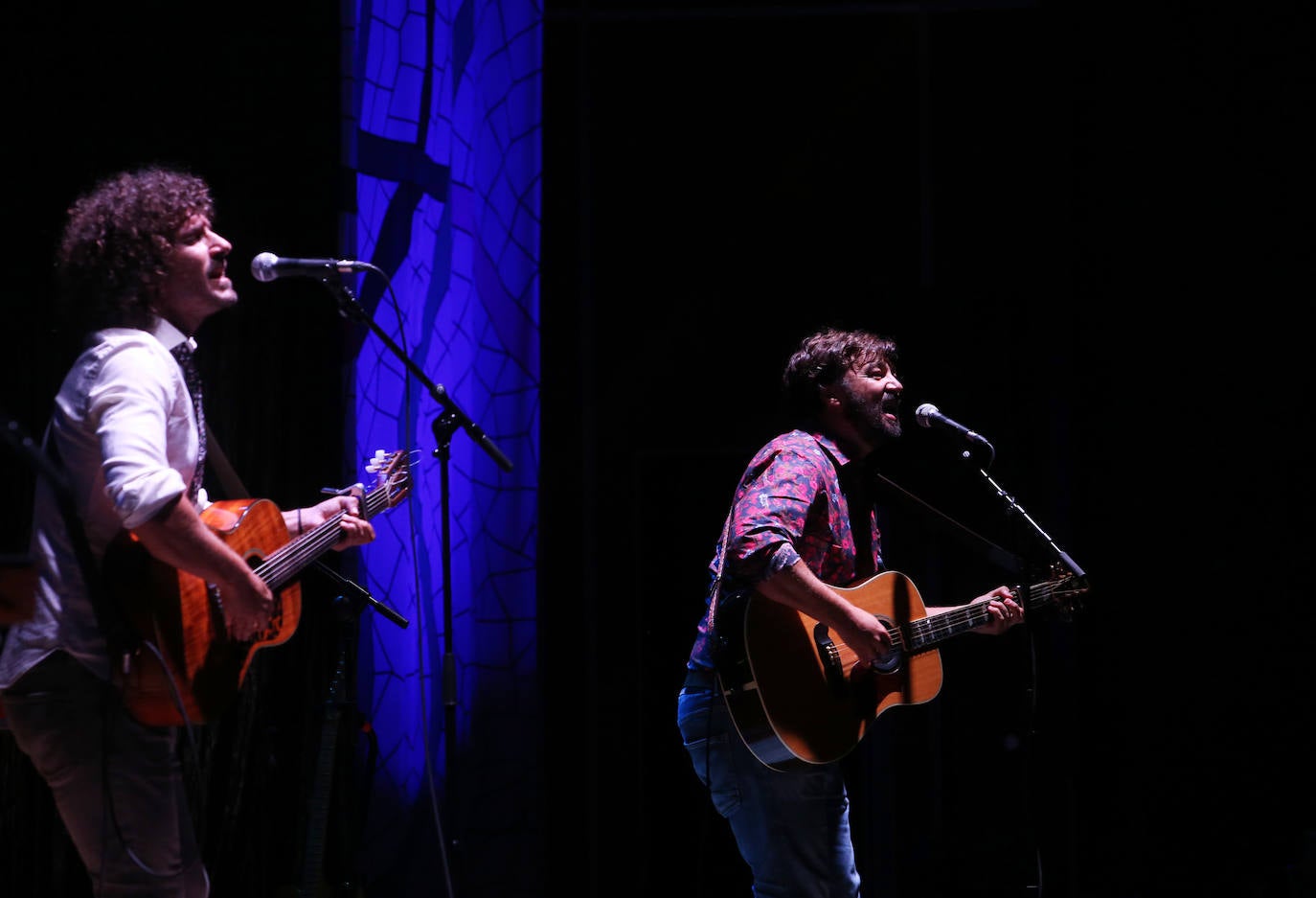 Pequeño Club Imposible y León Benavente fueron los encargados de poner la música este viernes en San Mateo. Este sábado será el turno de Dvicio.