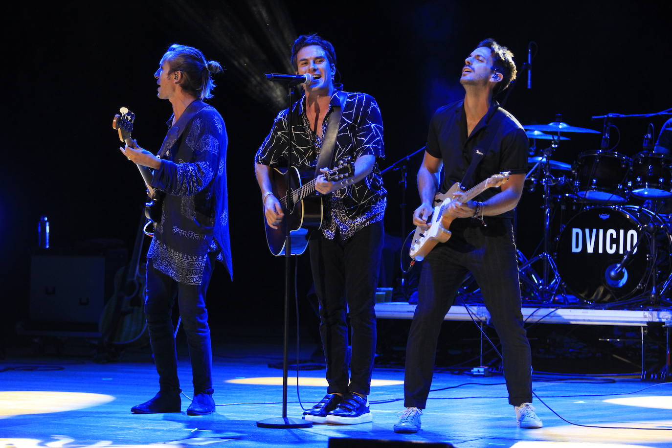 La banda madrileña Dvicio actuó este sábado en el Auditorio dentro de las actividades programadas en San Mateo. Repasaron sus mejores temas y presentaron su último álbum, 'Impulso'.