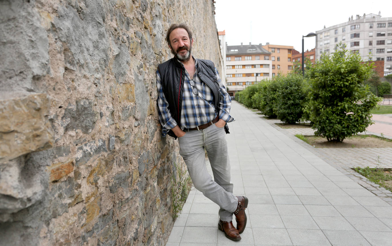 El actor asturiano ha muerto en Oviedo, con solo 64 años y una extensísima trayectoria, patrimonio ya del arte asturiano