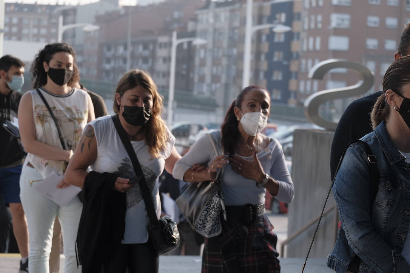 El juicio contra Javier Ledo por la muerte de Paz Fernández Borrego ha comenzado con protestas. Colectivos feministas se han concentrado ante la Audiencia Provincial para reclamar «justicia» por el «asesinato machista» de Paz Fernández Borrego