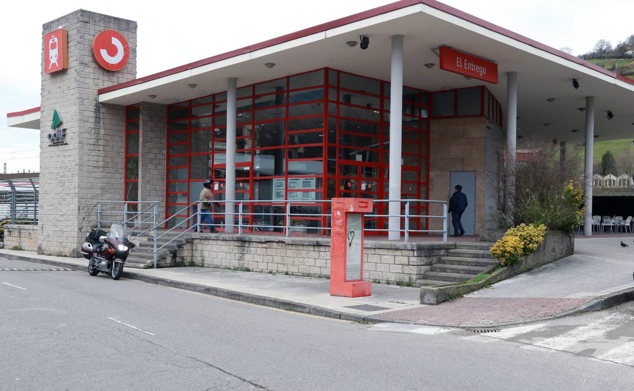 Estación de ferrocarril de El Entrego. 