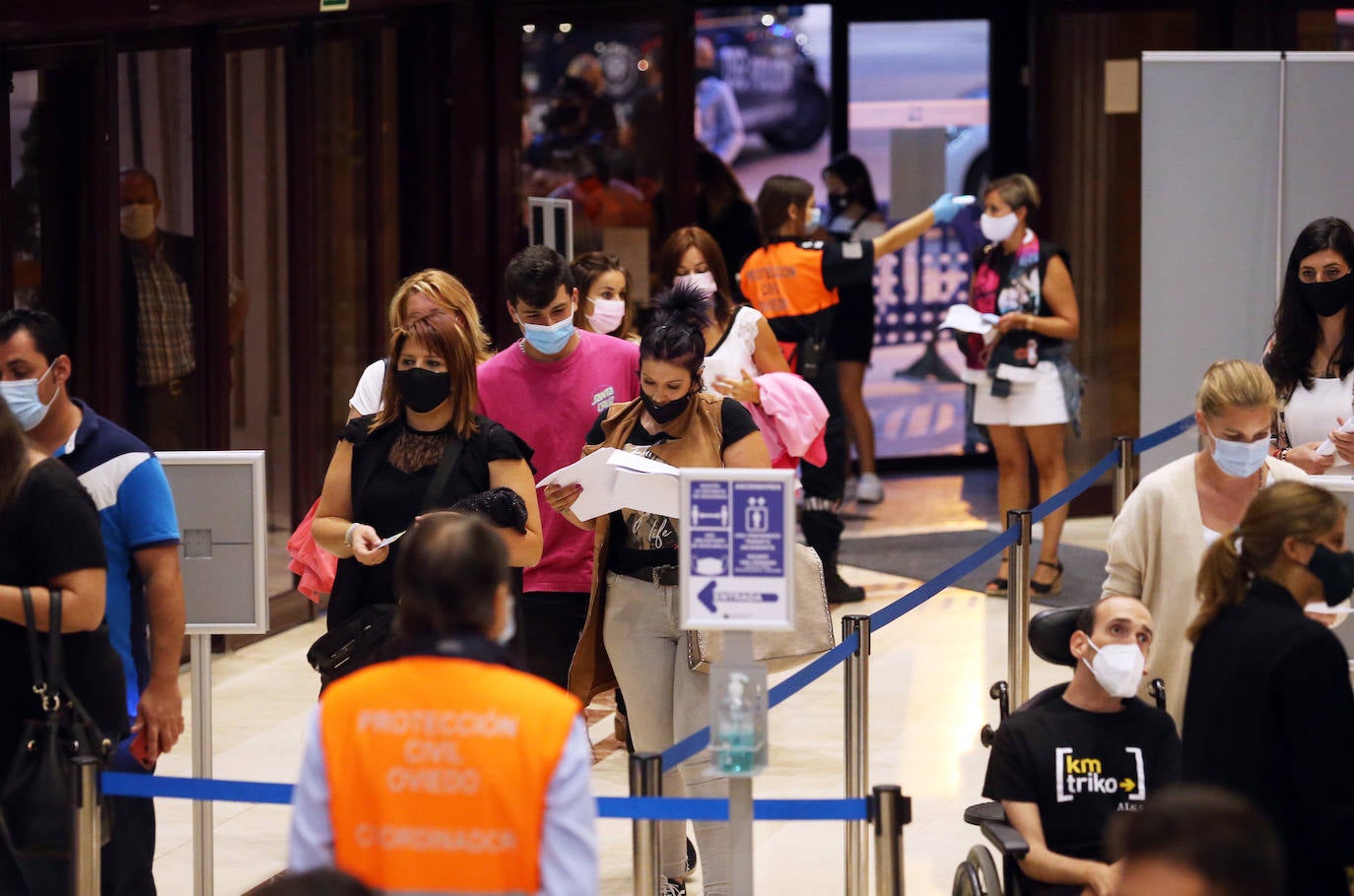 Dioni Martín y Ángeles Muñoz nunca fallan. Este miércoles volvieron a conquistar al público del Auditorio con sus canciones de siempre.