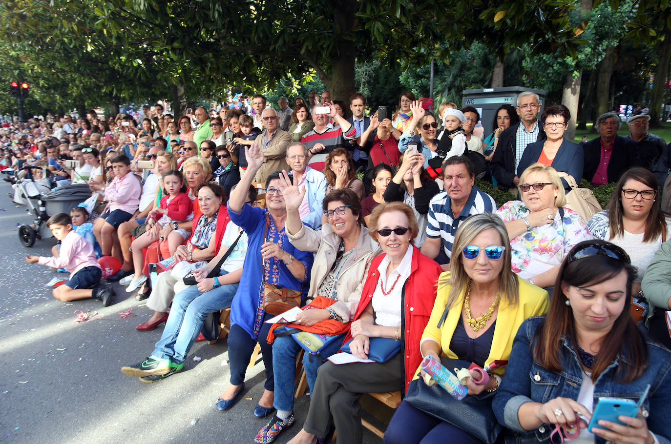 El 19 de septiembre en Oviedo es una fecha señalada en el alma de San Mateo. Este año, por la Covid, no se celebrará el Desfile del Día de América en Asturias, del que te presentamos un recorrido visual a lo largo de sus setenta años de historia, que precisamente celebraría en esta edición