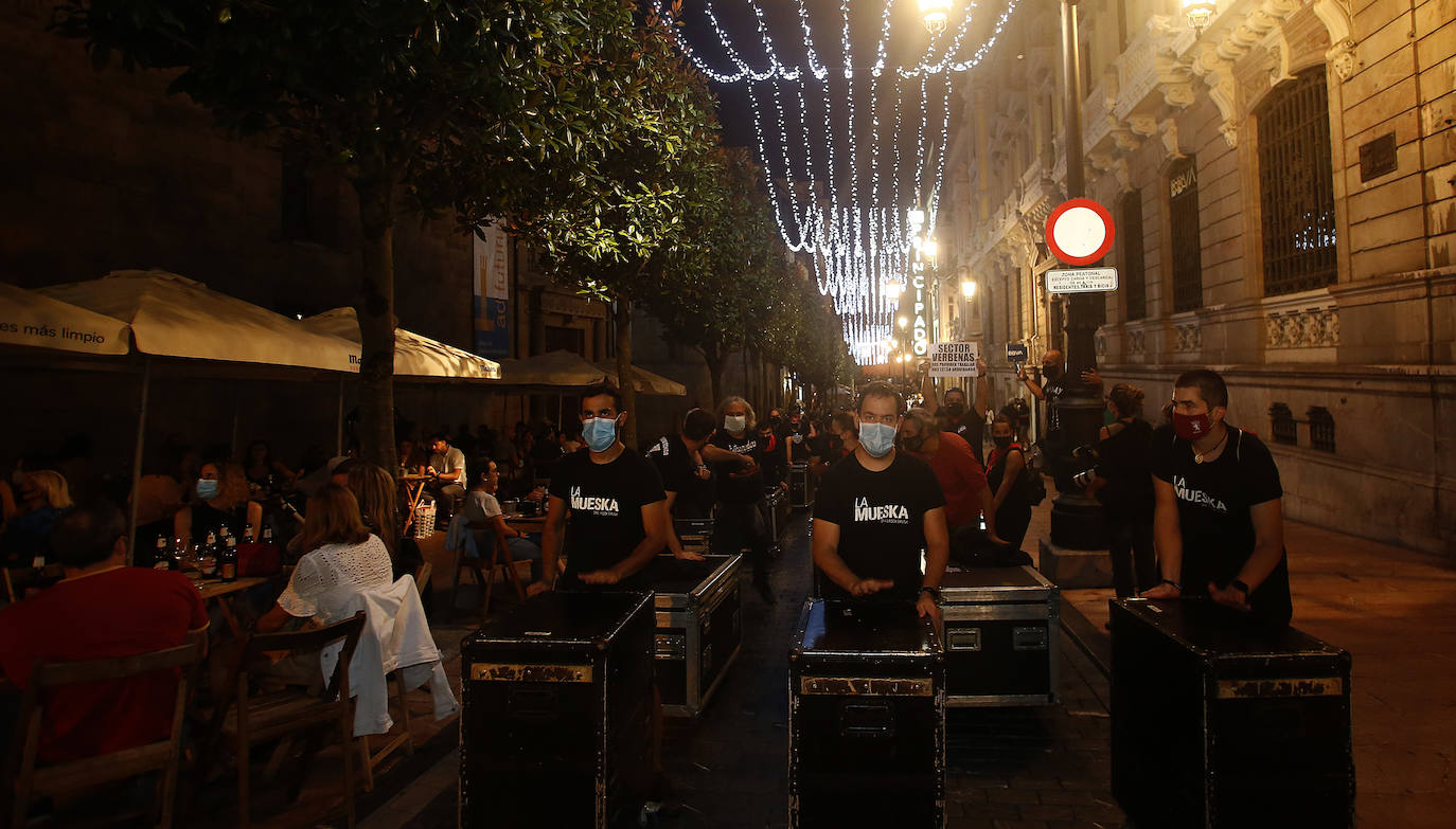 Fotos: El sector del espectáculo y de los eventos exige atención y ayudas en Oviedo