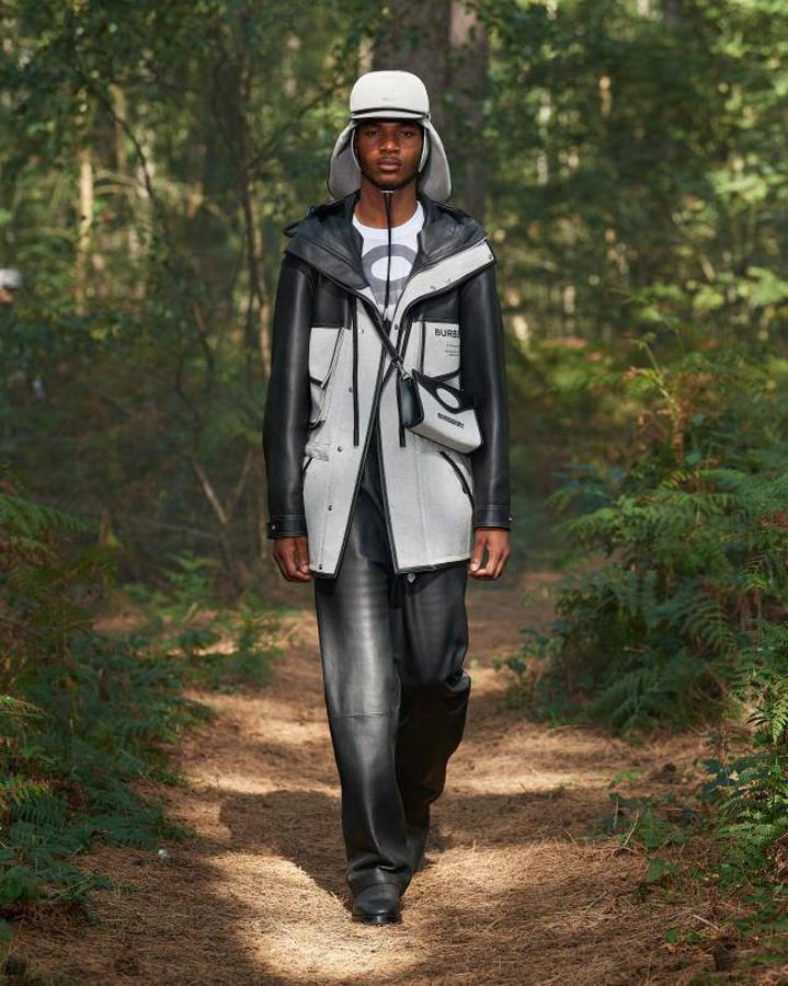 Fotos: Burberry inaugura la pasarela de Londres con un desfile en medio del bosque