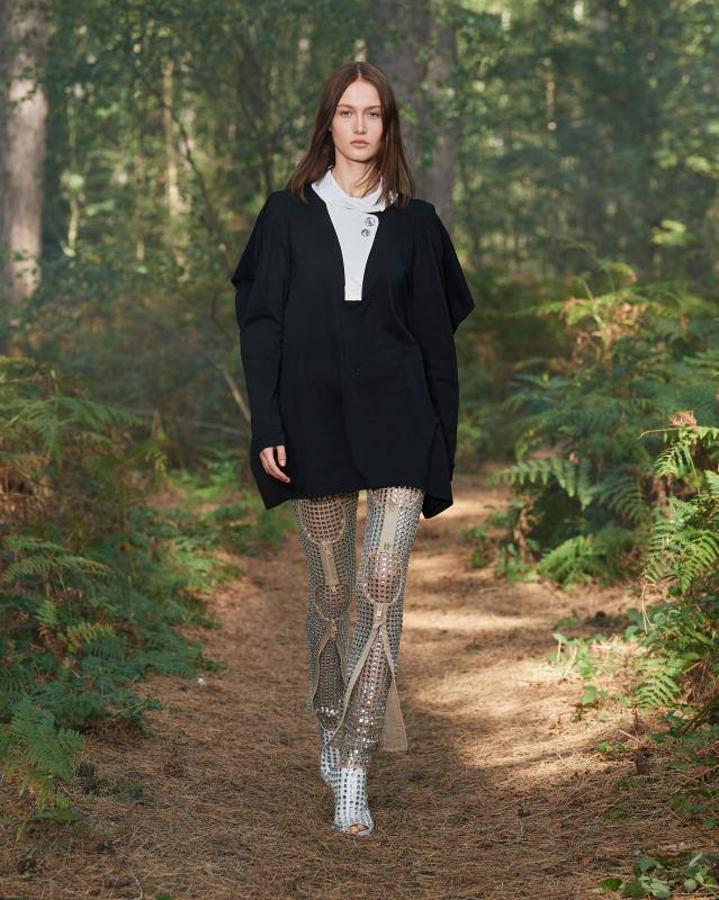 Fotos: Burberry inaugura la pasarela de Londres con un desfile en medio del bosque