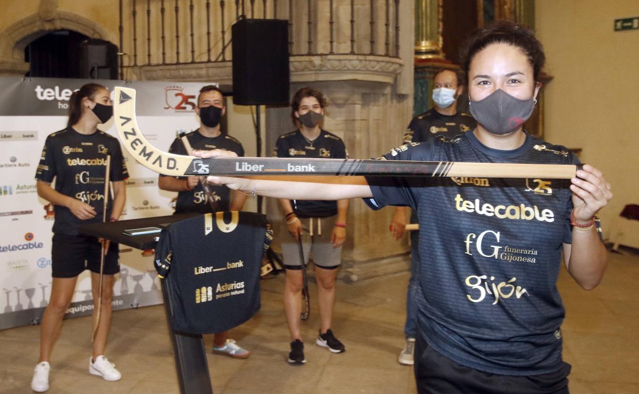 El Telecable Hockey presenta el stick de su 25 aniversario