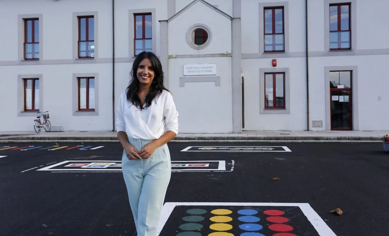 Iris López, la nueva directora del colegio Riego de Arriba, en Oviñana. 