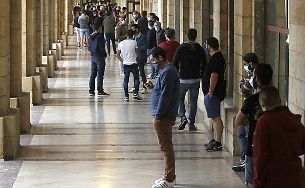 La ITV hace los exámenes para contratar refuerzos contra el atasco de las inspecciones