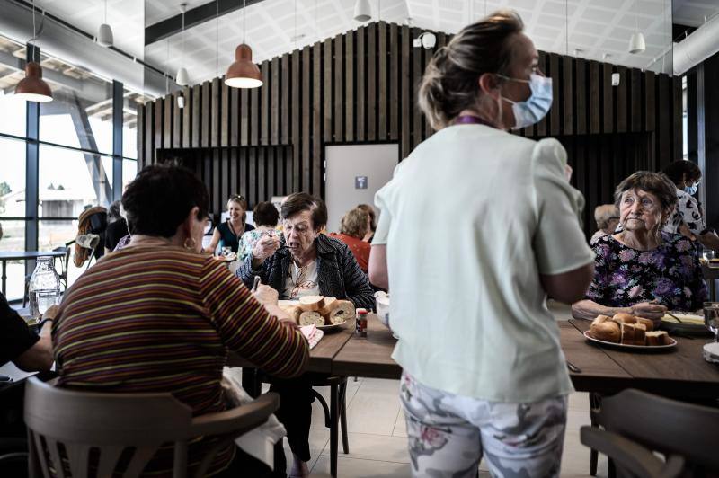 Un centro situado en Dax, un pequeño pueblo del sur de Francia se ha inspirado en un modelo de Holanda, sirve de laboratorio y es un ejemplo al que miran equipos de Japón e Italia por su manera de hacer que las personas que allí residen se sientan en casa.