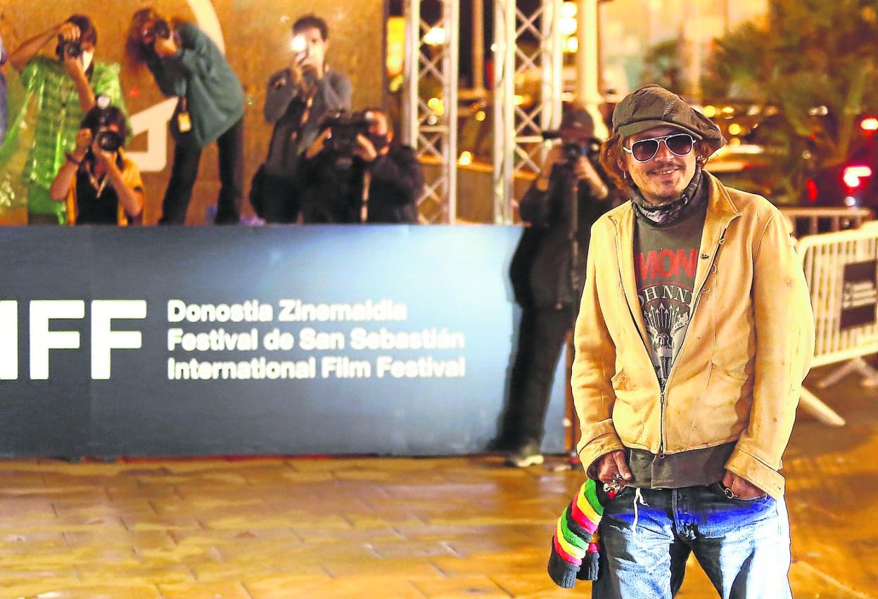 Johnny Depp, a su llegada, anoche, al Festival Internacional de Cine de San Sebastián. 
