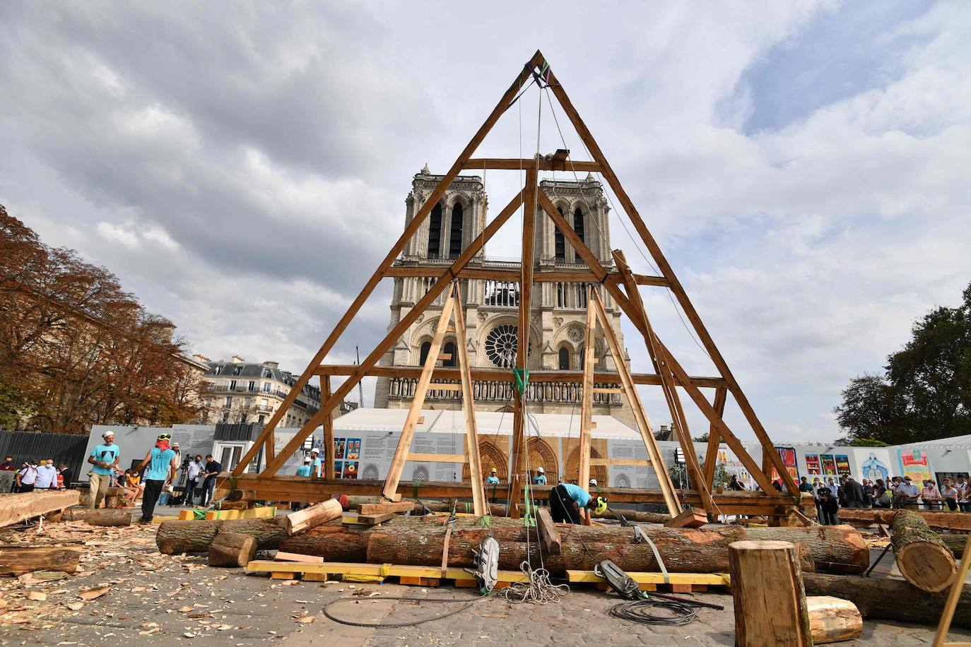 El objetivo es reconstruir los elementos dañados o destruidos tal como estaban originalmente