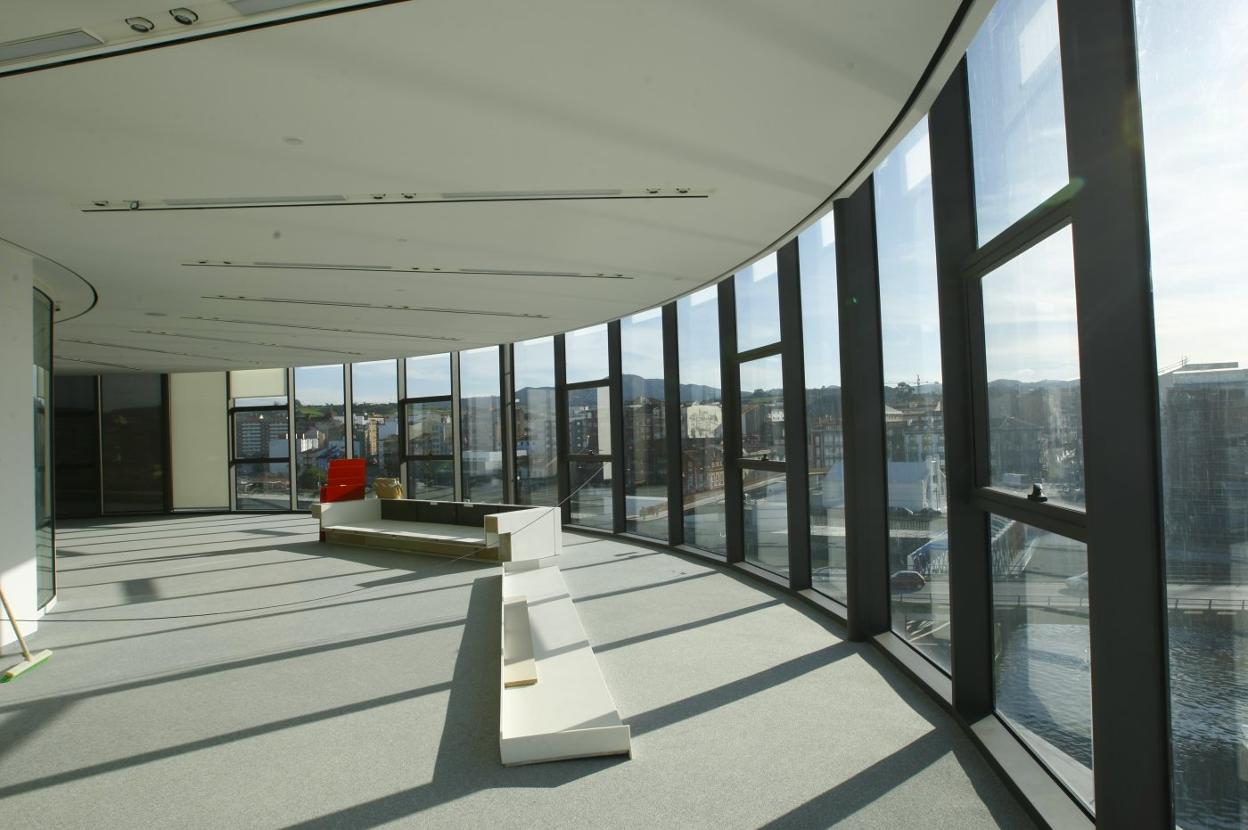 Torre del Centro Niemeyer, con unas espectaculares vistas de la ría y el casco urbano de Avilés. 