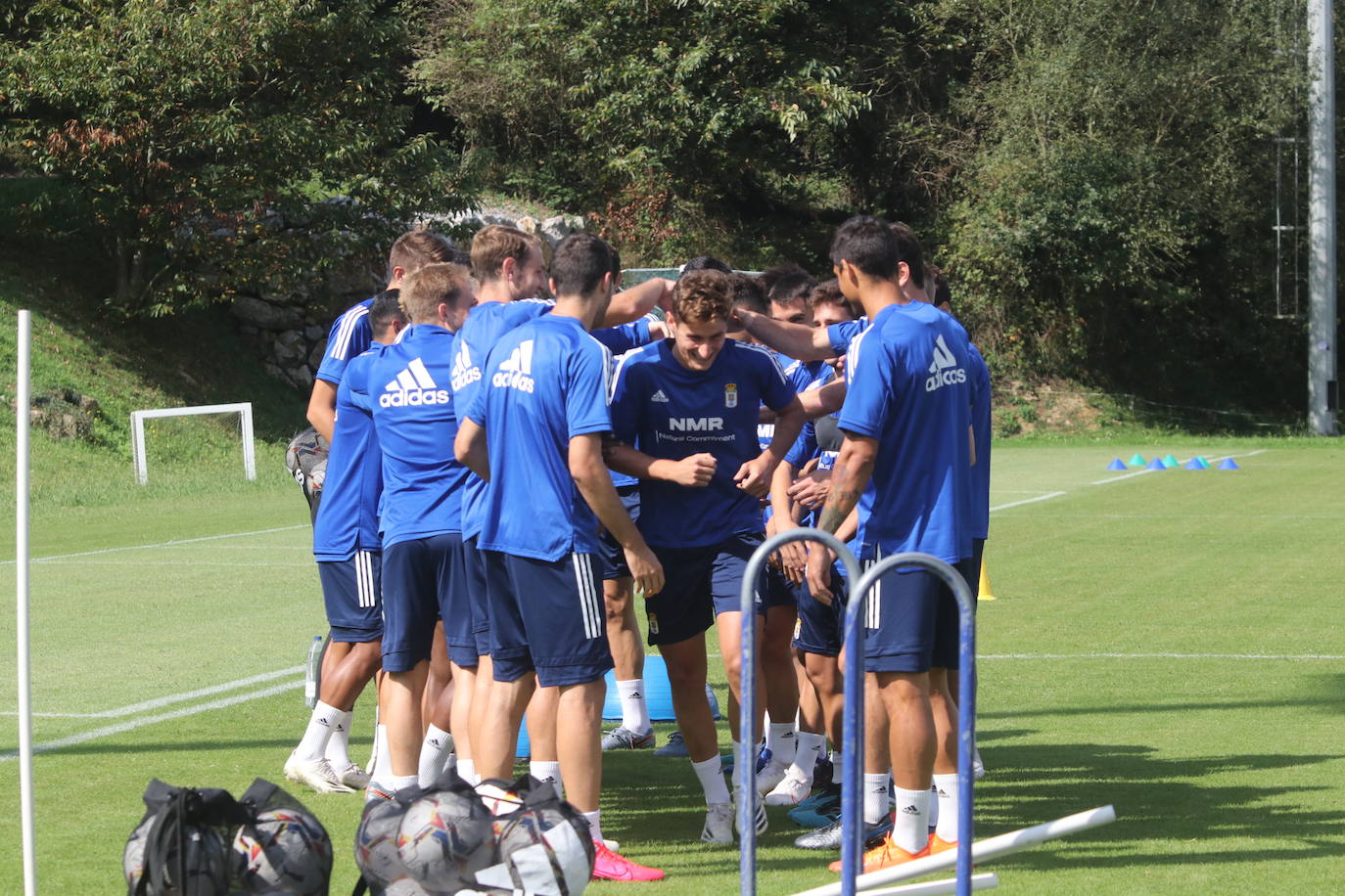 Las dos últimas incorporaciones del Real Oviedo, Blanco Leschuk y Aburjania se sumaron a los entrenamientos del Real Oviedo.