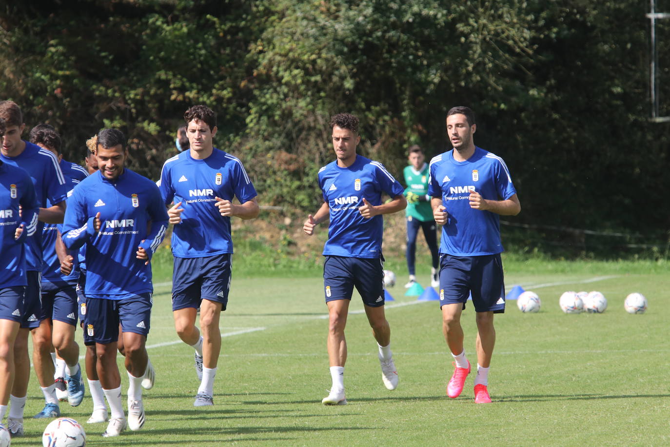 Las dos últimas incorporaciones del Real Oviedo, Blanco Leschuk y Aburjania se sumaron a los entrenamientos del Real Oviedo.