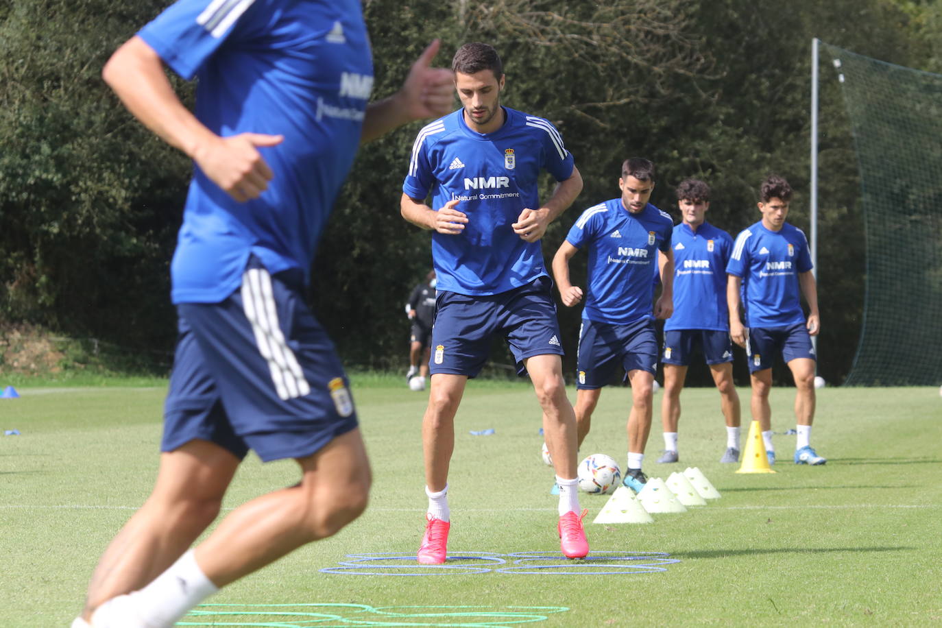 Las dos últimas incorporaciones del Real Oviedo, Blanco Leschuk y Aburjania se sumaron a los entrenamientos del Real Oviedo.