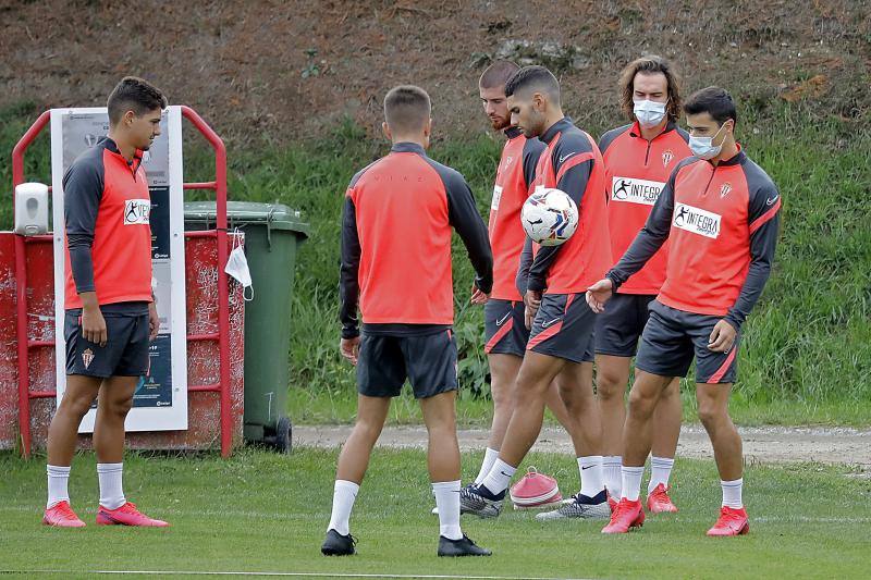 Los rojiblancos han entreado este martes para preparar el encuentro del sábado contra el Ginora en El Molinón, donde los sportinguistas lucharán por conseguir la tercera victoria de la temporada. 