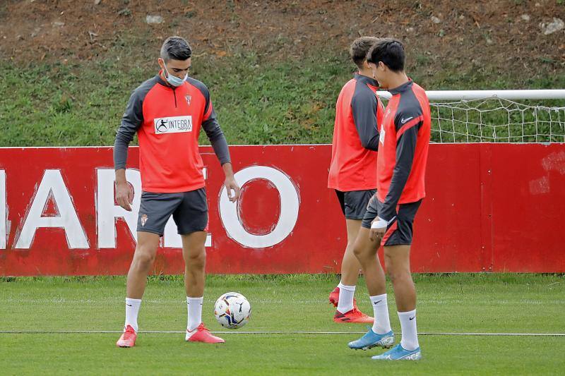 Los rojiblancos han entreado este martes para preparar el encuentro del sábado contra el Ginora en El Molinón, donde los sportinguistas lucharán por conseguir la tercera victoria de la temporada. 