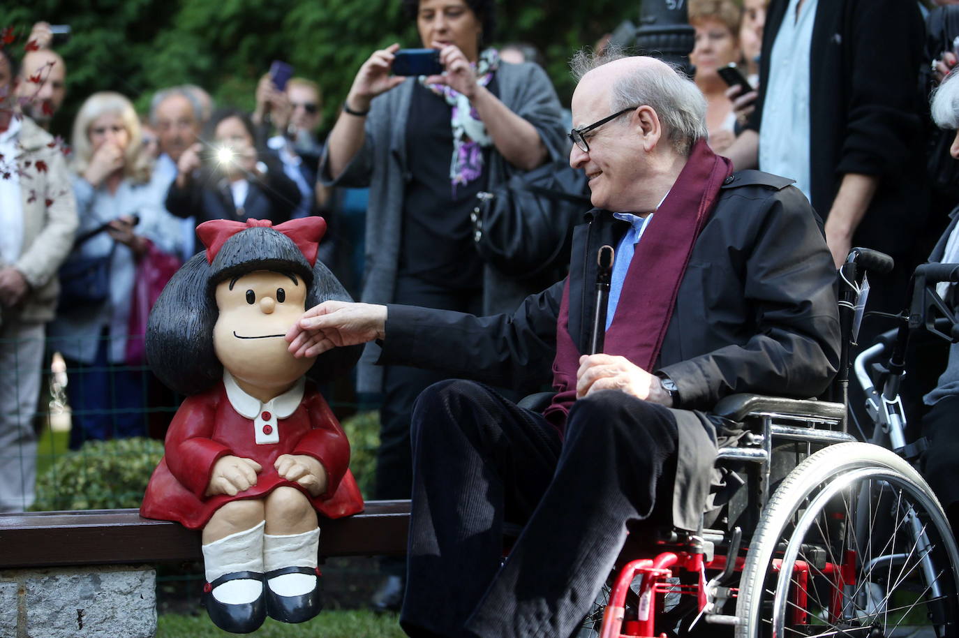 El dibujante argentino Joaquín Salvador Lavado, conocido como 'Quino' y popular por ser el creador de Mafalda, ha fallecido este miércoles en Mendoza, su ciudad natal, a los 88 años. Entre sus muchos reconocimientos, Quino obtuvo en 2014 el Premio Príncipe de Asturias de Comunicación y Humanidades. 