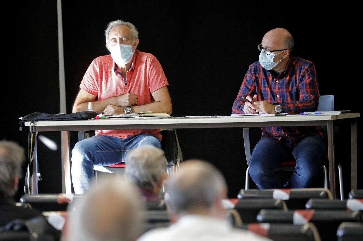 Manuel Cañete y Eduardo Fernández, en la reunión del Foro de la Movilidad. 