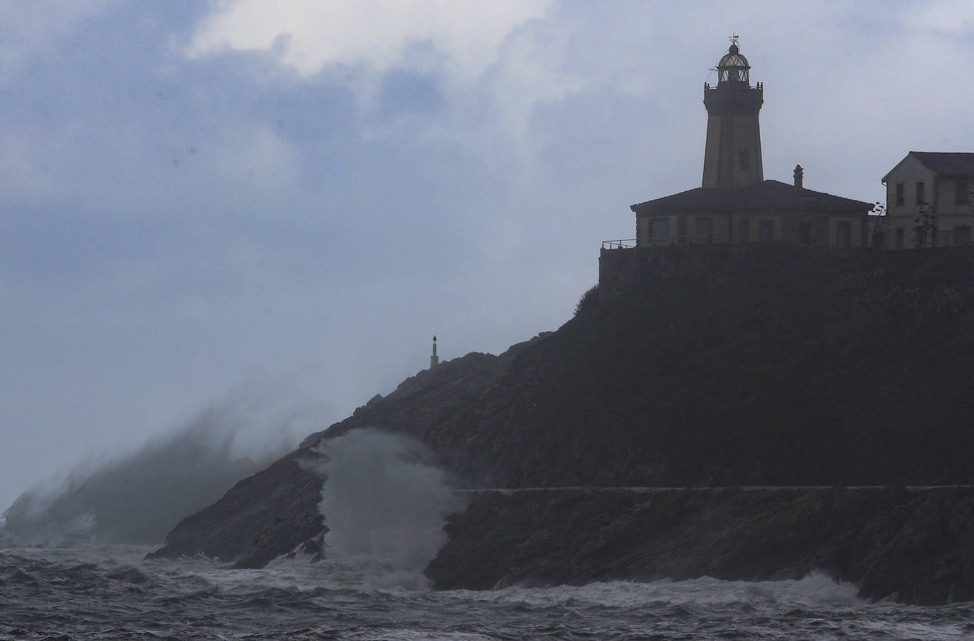 Asturias, en aviso por lluvia, viento y oleaje