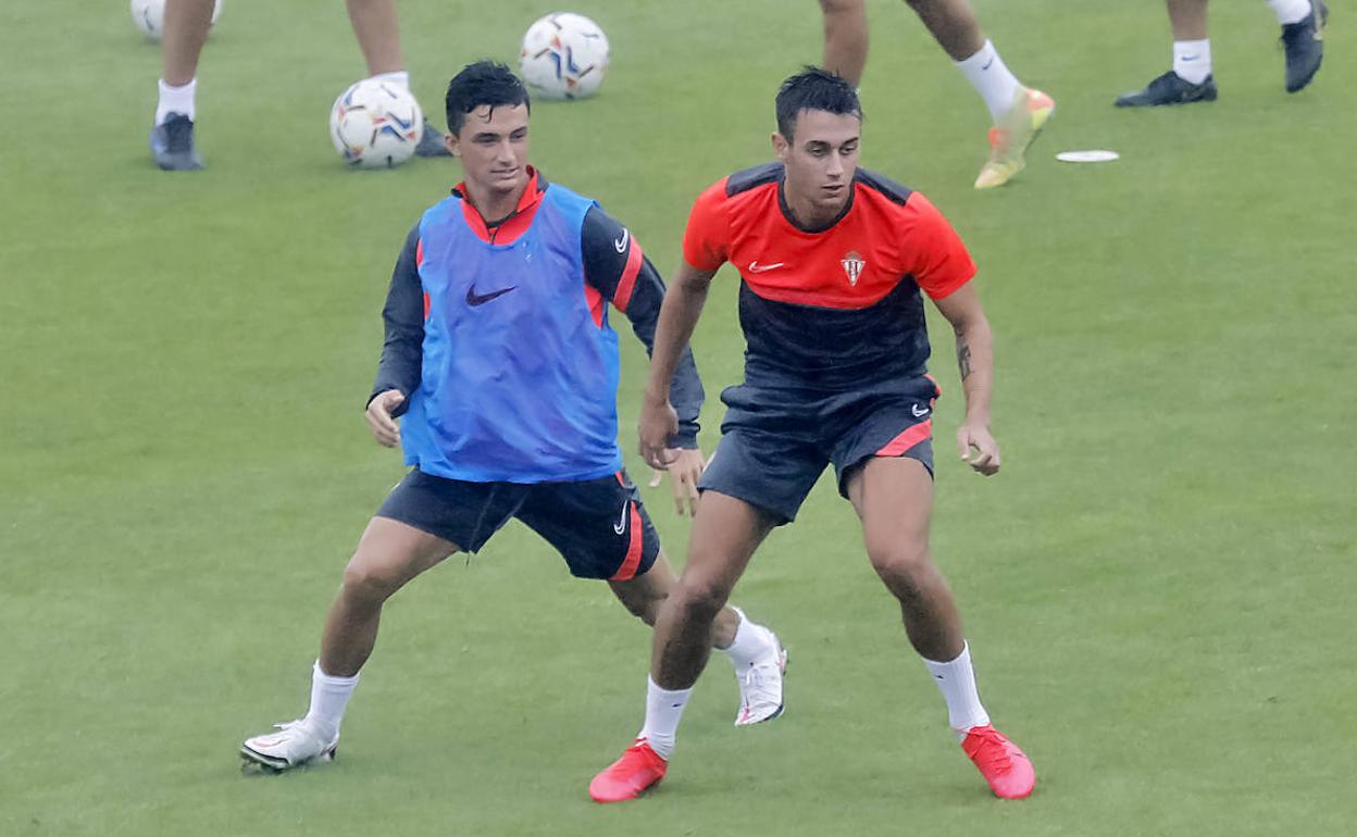 Manu García y Pedro Díaz, en un entrenamiento en Mareo. 