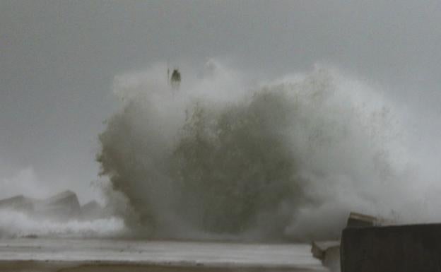 Oleaje en Salinas.