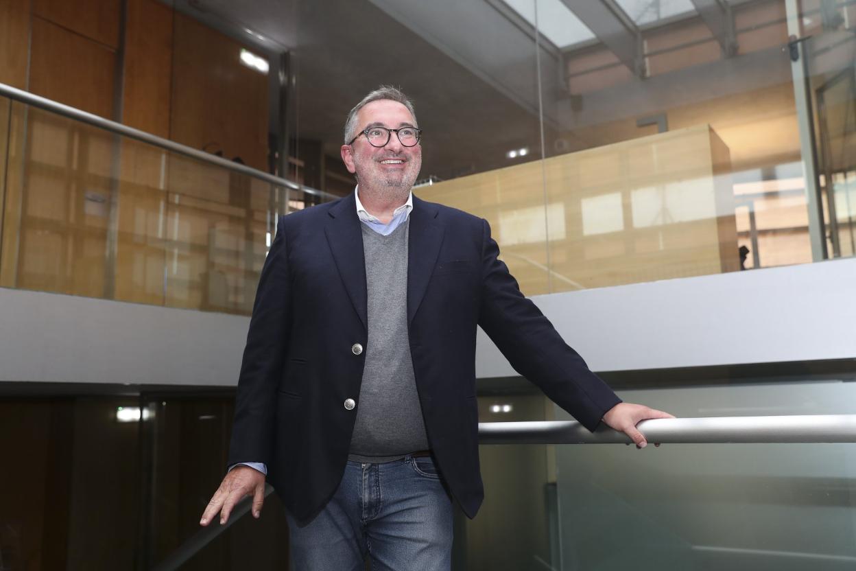 Alfonso Torre, en la sede gijonesa del Colegio Oficial de Arquitectos de Asturias. 