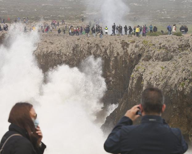 Tiempo en Asturias | La borrasca 'Álex' amaina, dejando menos daños y lluvias de lo esperado