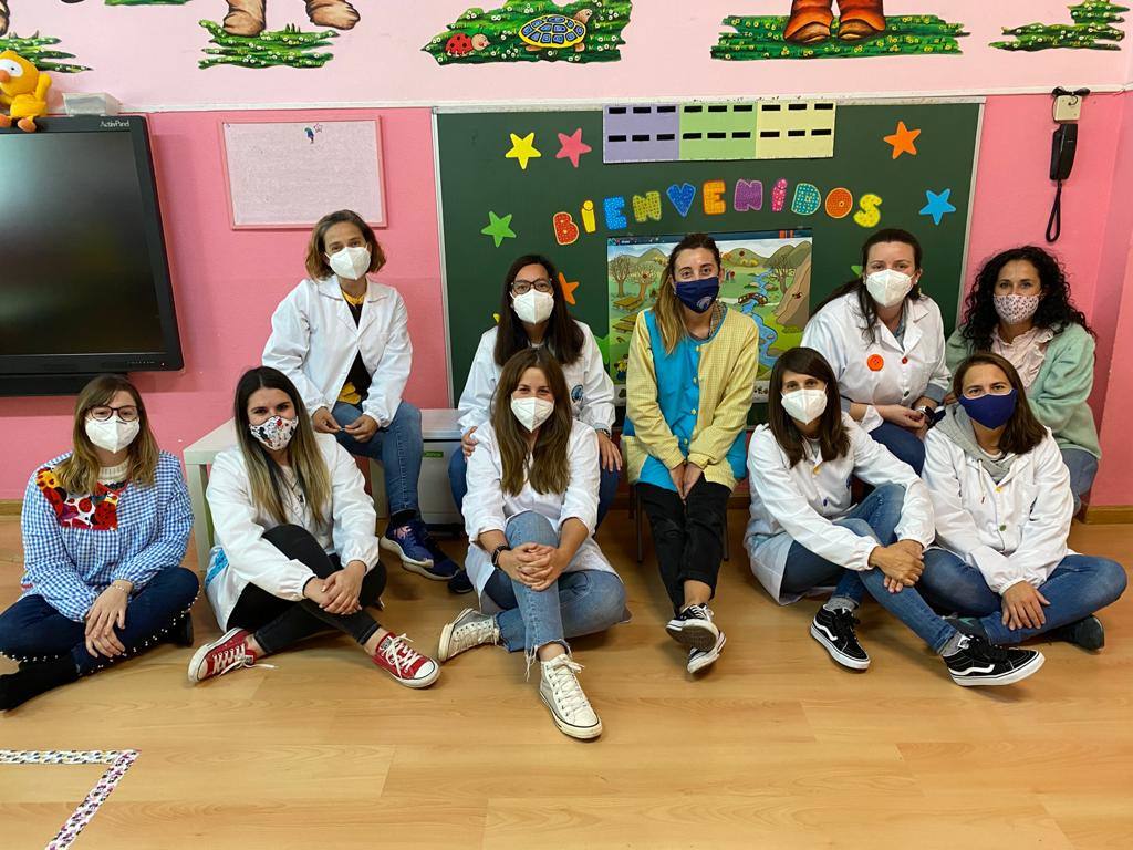 La jornada dedicada a los docentes ha recordado la importancia de su labor en tiempos de la covid.