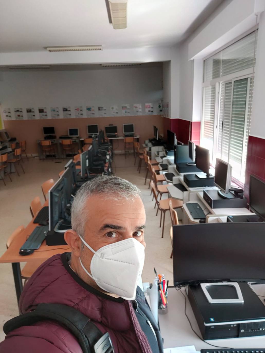 La jornada dedicada a los docentes ha recordado la importancia de su labor en tiempos de la covid.