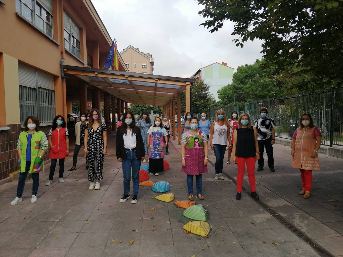 La jornada dedicada a los docentes ha recordado la importancia de su labor en tiempos de la covid.