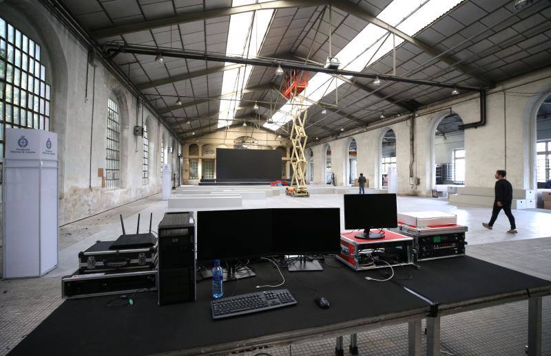 Este lunes comenzaron las labores de montaje en la Fábrica de Armas de la Vega con vistas a las actividades que de desarrollarán dentro de la programación de los Premios Princesa de Asturias.