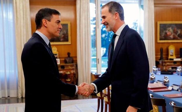 Sánchez autoriza ahora al Rey a viajar a Cataluña