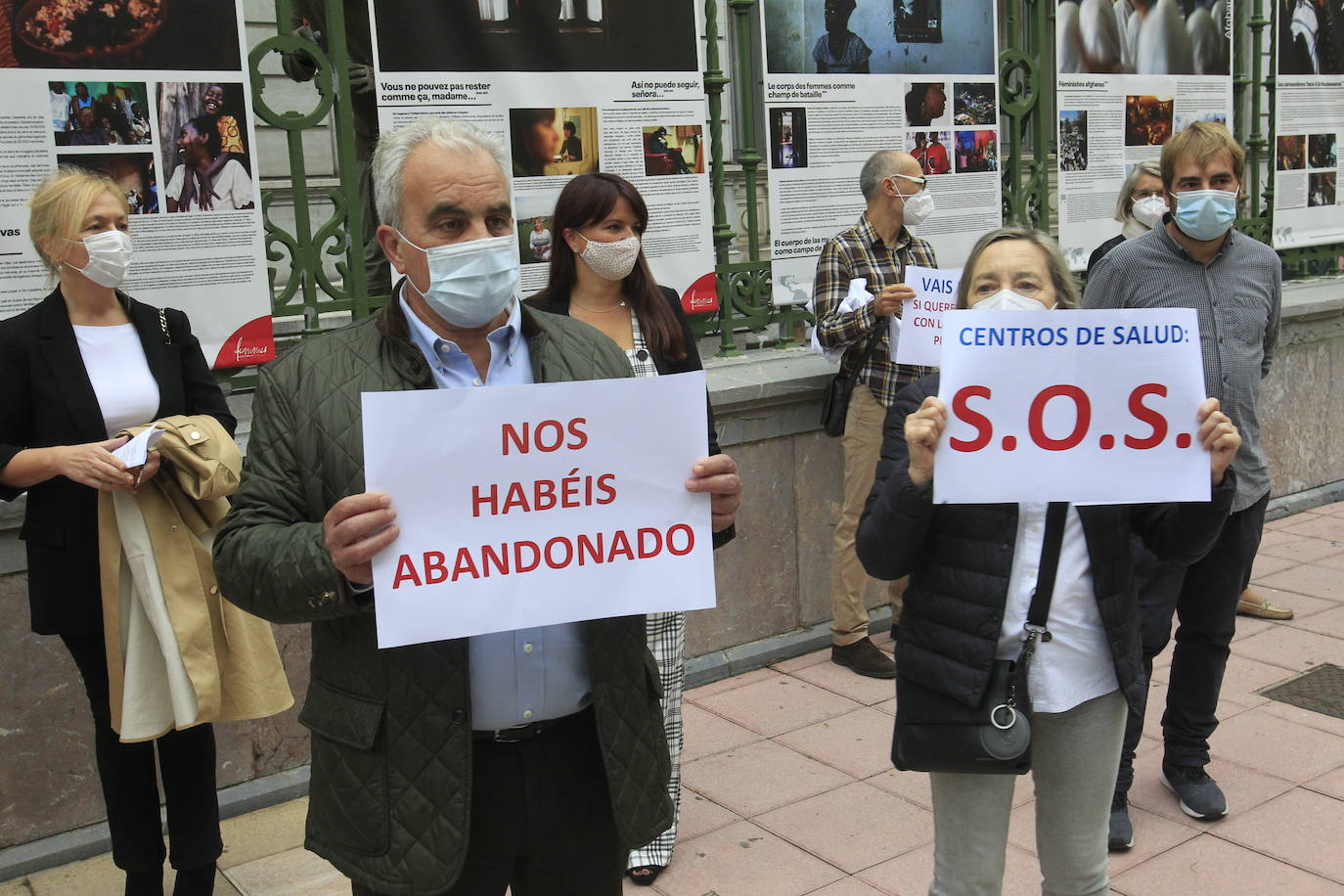Fotos: Los médicos de los centros de salud urgen medidas