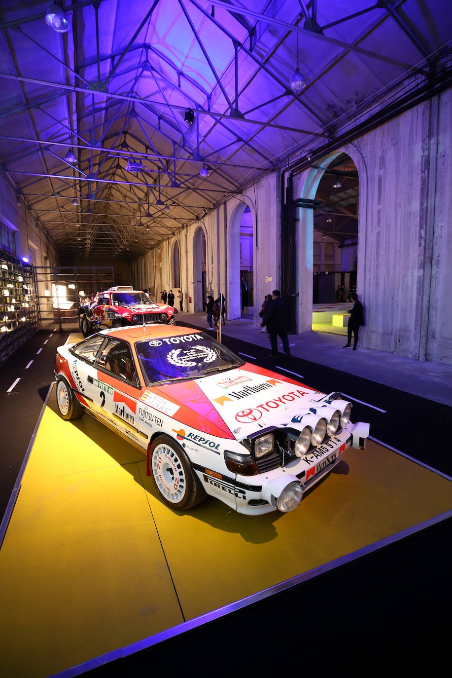 La Fábrica de los Premios Princesa reúne desde un autocine hasta distintas actividades como recitales poéticos, sala de rally virtual o conciertos. Todo ello en las instalaciones de la Fábrica de Armas de la Vega. 