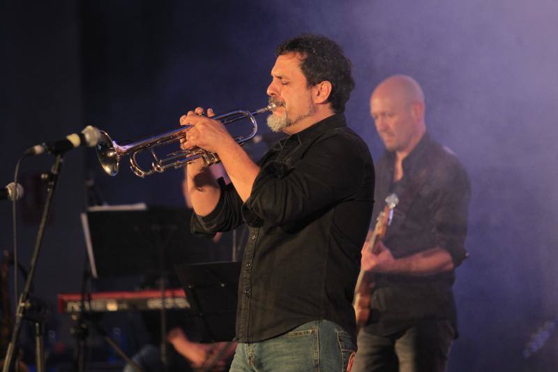 Un recital poético protagonizado por la actriz Aitana Sánchez-Gijón y el actor José Luis García-Pérez a partir de una de las obras más características de Anne Carson, el libro 'La belleza del marido' y un concierto basado en algunos de los temas compuestos y arreglados por Ennio Morricone en las décadas de los 60 y 70 en la Fábrica de Armas de La Vega.