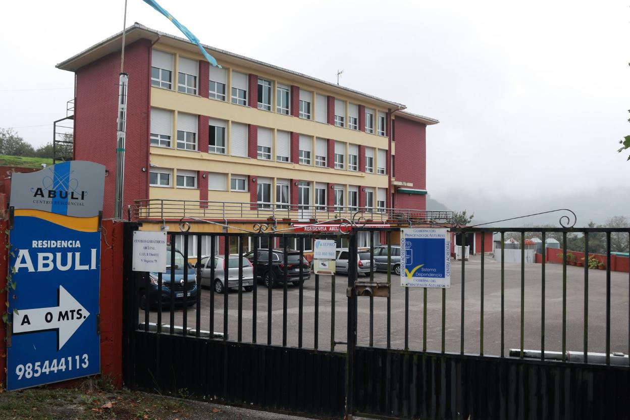 Entrada del geriátrico Abuli, el más castigado por los nuevos brotes. 